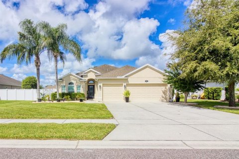 House in New Smyrna Beach, Florida 4 bedrooms, 204.76 sq.m. № 2349522