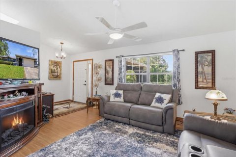 House in Citrus Springs, Florida 3 bedrooms, 134.43 sq.m. № 2208697 - photo 10