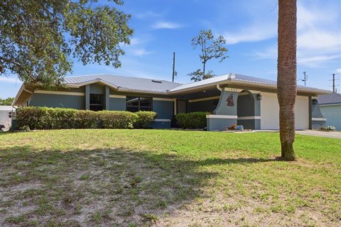 House in Citrus Springs, Florida 3 bedrooms, 134.43 sq.m. № 2208697 - photo 4