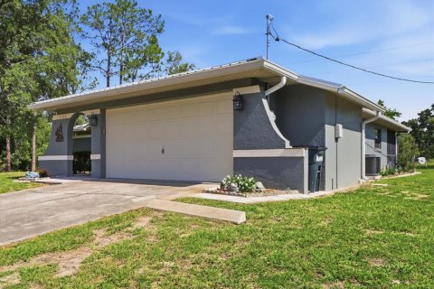 House in Citrus Springs, Florida 3 bedrooms, 134.43 sq.m. № 2208697 - photo 3