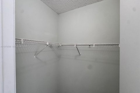 Townhouse in Fort Lauderdale, Florida 2 bedrooms, 95.88 sq.m. № 2038582 - photo 13