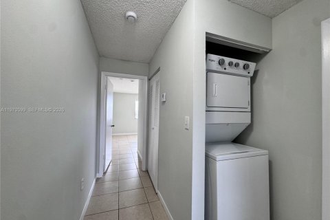 Townhouse in Fort Lauderdale, Florida 2 bedrooms, 95.88 sq.m. № 2038582 - photo 8