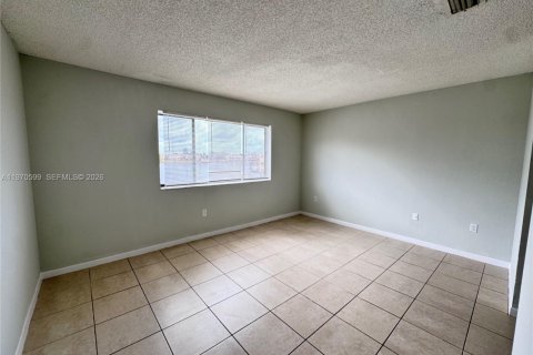 Townhouse in Fort Lauderdale, Florida 2 bedrooms, 95.88 sq.m. № 2038582 - photo 9