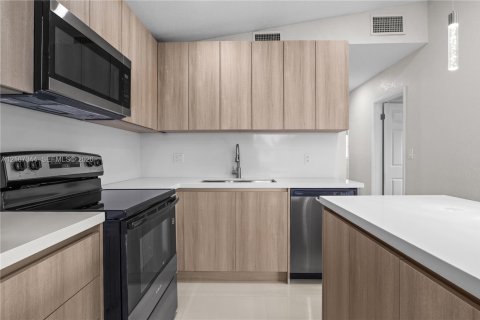 Villa ou maison à vendre à Fort Lauderdale, Floride: 4 chambres, 115.94 m2 № 2426358 - photo 28