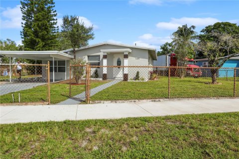 Villa ou maison à vendre à Fort Lauderdale, Floride: 4 chambres, 115.94 m2 № 2426358 - photo 2