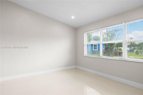 Villa ou maison à vendre à Fort Lauderdale, Floride: 4 chambres, 115.94 m2 № 2426358 - photo 13
