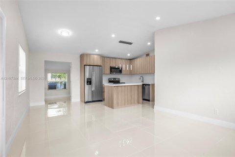 Villa ou maison à vendre à Fort Lauderdale, Floride: 4 chambres, 115.94 m2 № 2426358 - photo 17