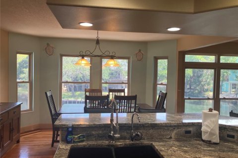 Villa ou maison à vendre à Weeki Wachee, Floride: 4 chambres, 253.25 m2 № 2339746 - photo 13