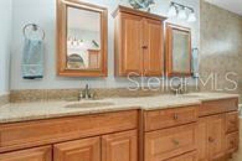 Villa ou maison à vendre à Weeki Wachee, Floride: 4 chambres, 253.25 m2 № 2339746 - photo 30