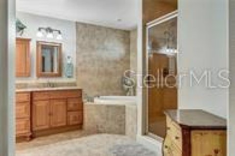 Villa ou maison à vendre à Weeki Wachee, Floride: 4 chambres, 253.25 m2 № 2339746 - photo 29
