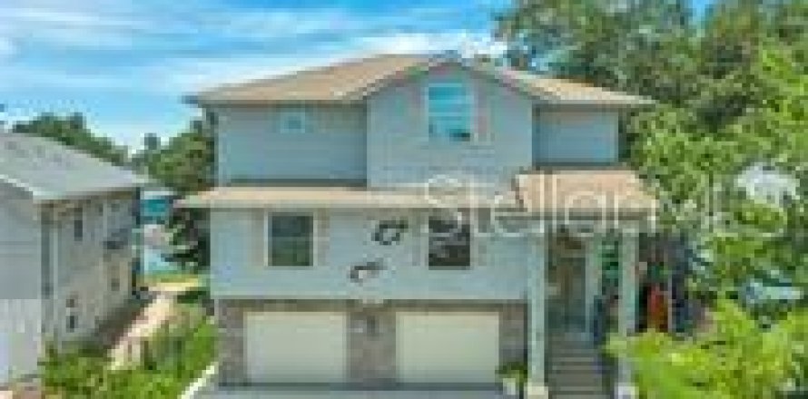Villa ou maison à Weeki Wachee, Floride 4 chambres, 253.25 m2 № 2339746