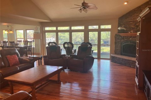 Villa ou maison à vendre à Weeki Wachee, Floride: 4 chambres, 253.25 m2 № 2339746 - photo 3