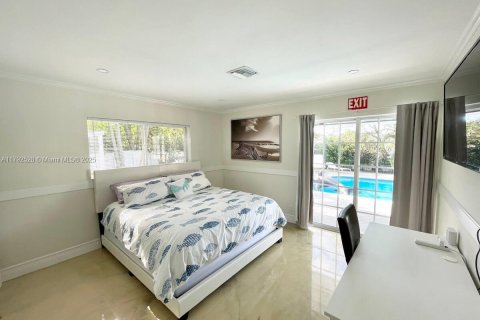 Villa ou maison à vendre à Hollywood, Floride: 5 chambres, 262.91 m2 № 1957702 - photo 18