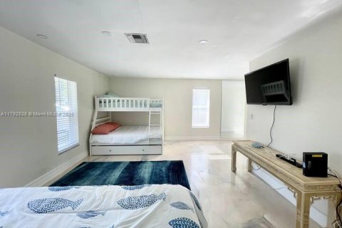 Villa ou maison à vendre à Hollywood, Floride: 5 chambres, 262.91 m2 № 1957702 - photo 10