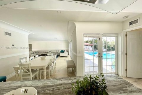 Villa ou maison à vendre à Hollywood, Floride: 5 chambres, 262.91 m2 № 1957702 - photo 6