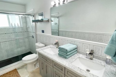 Villa ou maison à vendre à Hollywood, Floride: 5 chambres, 262.91 m2 № 1957702 - photo 11