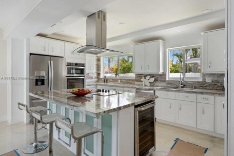 Villa ou maison à vendre à Hollywood, Floride: 5 chambres, 262.91 m2 № 1957702 - photo 1