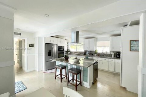 Villa ou maison à vendre à Hollywood, Floride: 5 chambres, 262.91 m2 № 1957702 - photo 14