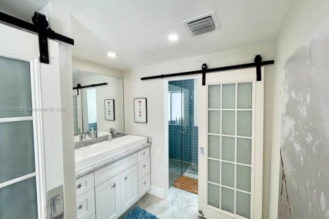 Villa ou maison à vendre à Hollywood, Floride: 5 chambres, 262.91 m2 № 1957702 - photo 21