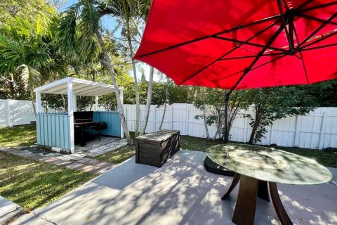 Villa ou maison à vendre à Hollywood, Floride: 5 chambres, 262.91 m2 № 1957702 - photo 16