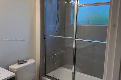 Купить виллу или дом в Дейви, Флорида 5 спален, 427.35м2, № 1946976 - фото 15