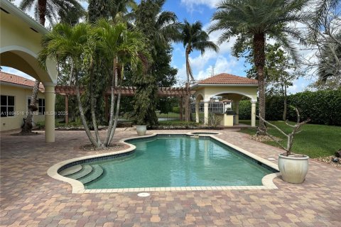 Купить виллу или дом в Дейви, Флорида 5 спален, 427.35м2, № 1946976 - фото 3