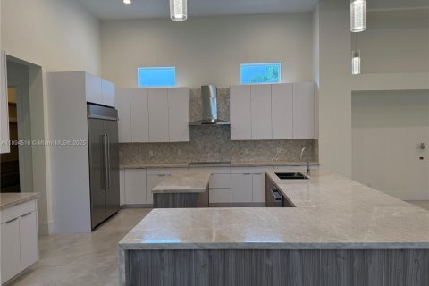 Купить виллу или дом в Дейви, Флорида 5 спален, 427.35м2, № 1946976 - фото 5