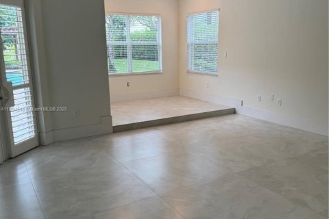 Купить виллу или дом в Дейви, Флорида 5 спален, 427.35м2, № 1946976 - фото 16