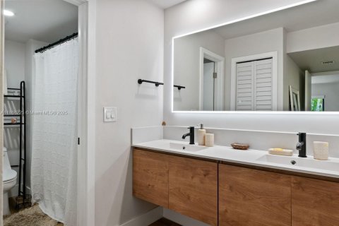 Condo in Weston, Florida, 2 bedrooms  № 1893537 - photo 13