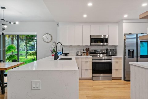 Condo in Weston, Florida, 2 bedrooms  № 1893537 - photo 8