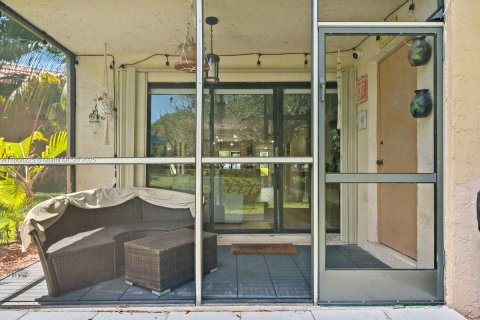Condo in Weston, Florida, 2 bedrooms  № 1893537 - photo 20