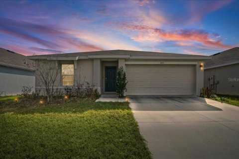 House in Wildwood, Florida 4 bedrooms, 139.35 sq.m. № 2102026