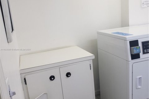 Condo in Fort Lauderdale, Florida, 1 bedroom  № 1981808 - photo 28