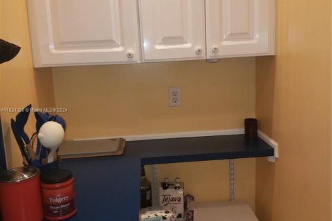 Condo in Fort Lauderdale, Florida, 1 bedroom  № 1981808 - photo 10