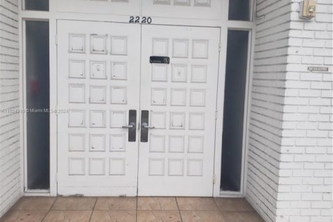 Condo in Fort Lauderdale, Florida, 1 bedroom  № 1981808 - photo 19