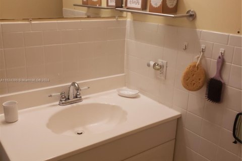 Condo in Fort Lauderdale, Florida, 1 bedroom  № 1981808 - photo 15