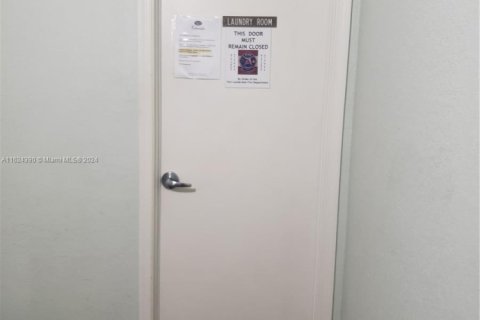 Condo in Fort Lauderdale, Florida, 1 bedroom  № 1981808 - photo 27