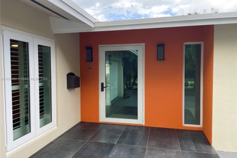 Casa en venta en Cutler Bay, Florida, 3 dormitorios, 181.44 m2 № 1938494 - foto 4