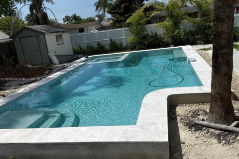 Casa en venta en Cutler Bay, Florida, 3 dormitorios, 181.44 m2 № 1938494 - foto 1