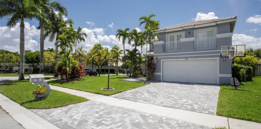 Casa en Pembroke Pines, Florida 4 dormitorios, 193.61 m2 № 1880082