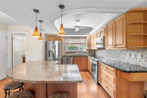 Touwnhouse à vendre à Treasure Island, Floride: 2 chambres, 117.06 m2 № 1870091 - photo 10