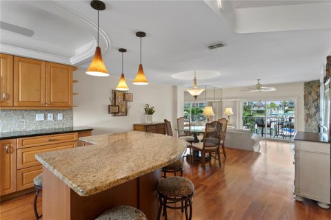 Touwnhouse à vendre à Treasure Island, Floride: 2 chambres, 117.06 m2 № 1870091 - photo 6