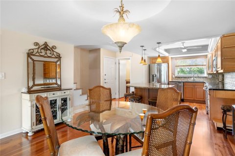 Touwnhouse à vendre à Treasure Island, Floride: 2 chambres, 117.06 m2 № 1870091 - photo 5