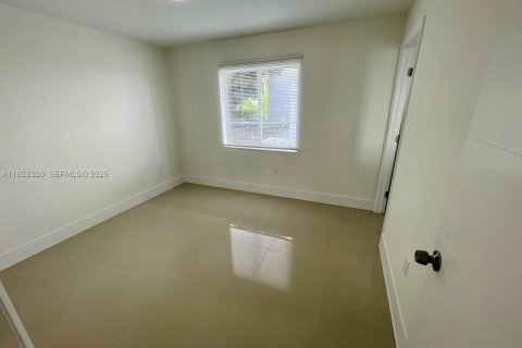 Appartement à louer à Miami, Floride: 6 chambres, 199.18 m2 № 1988338 - photo 5