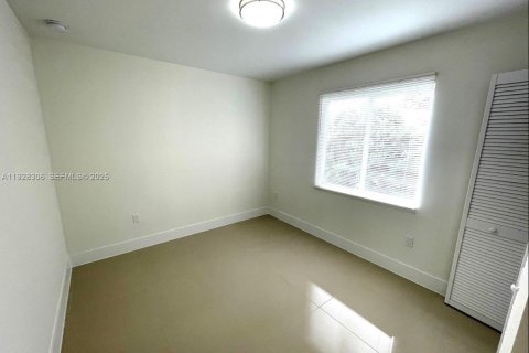 Appartement à louer à Miami, Floride: 6 chambres, 199.18 m2 № 1988338 - photo 7