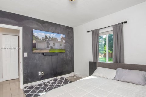 Casa en venta en Miami Springs, Florida, 3 dormitorios, 91.14 m2 № 1892052 - foto 5