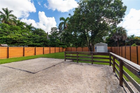 Casa en venta en Miami Springs, Florida, 3 dormitorios, 91.14 m2 № 1892052 - foto 4