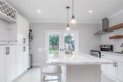 Casa en venta en Miami Springs, Florida, 3 dormitorios, 91.14 m2 № 1892052 - foto 12