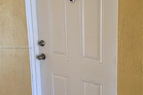 Copropriété à louer à Cutler Bay, Floride: 1 chambre, 69.31 m2 № 2390019 - photo 3