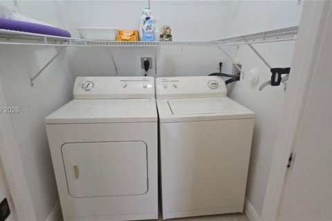 Copropriété à louer à Cutler Bay, Floride: 1 chambre, 69.31 m2 № 2390019 - photo 17
